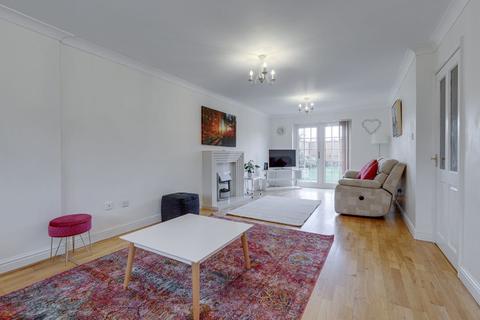 73 Hay Lane, Shirley, Solihull, B90 4TZ