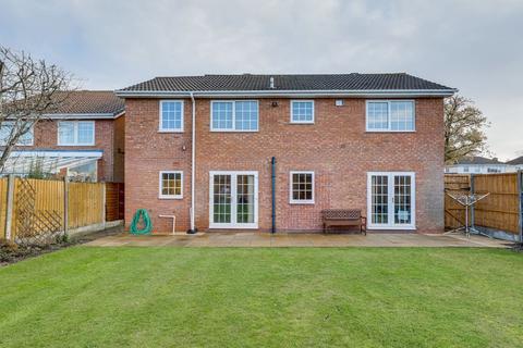 73 Hay Lane, Shirley, Solihull, B90 4TZ