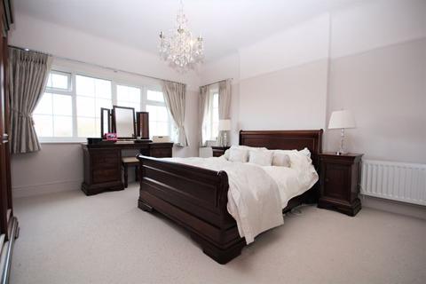 6 Bertram Drive North, Wirral, CH47 0LW