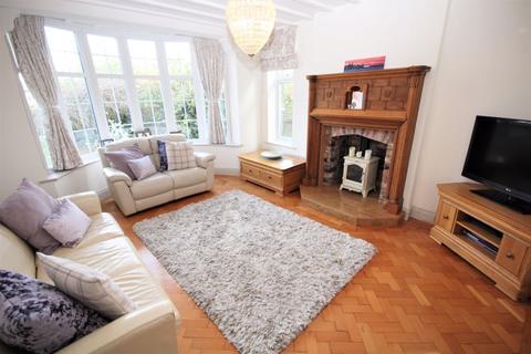 6 Bertram Drive North, Wirral, CH47 0LW