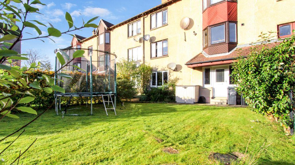 226, Morrison Drive, Aberdeen AB10 7HH 2 bed ground floor flat £95,000