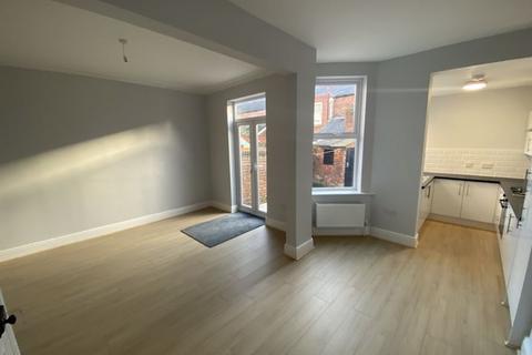 3 bedroom terraced house to rent, Willowdale Road, Liverpool