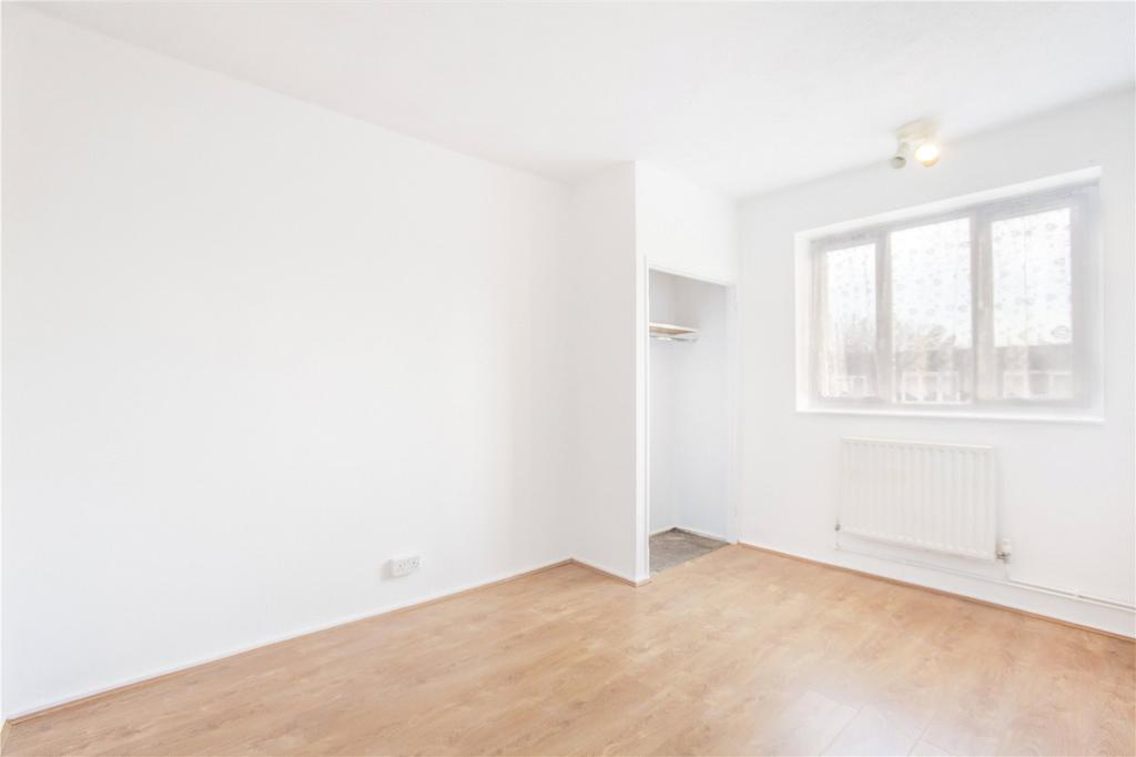 Darenth Road, London, N16 3 bed apartment £2,200 pcm (£508 pw)