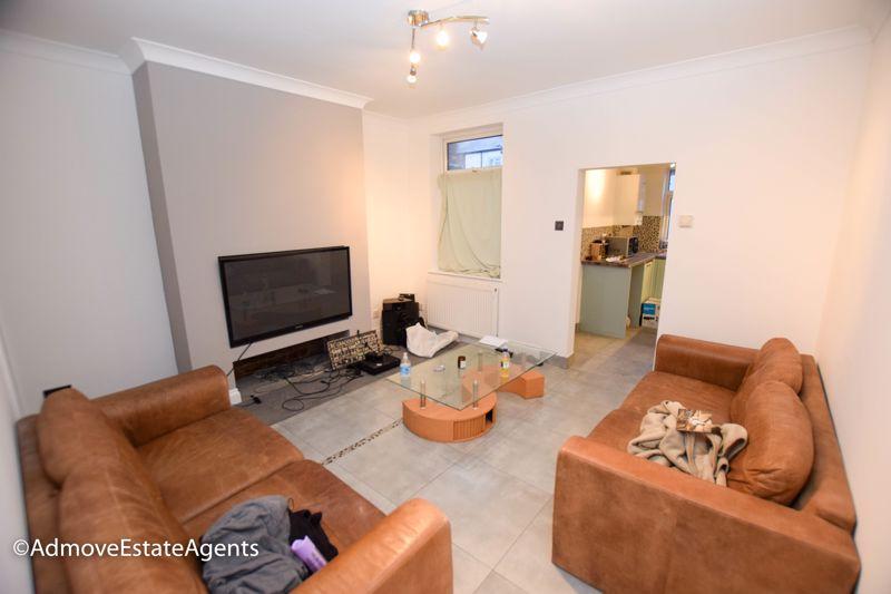 Wellfield Street, Warrington, WA5 2 bed terraced house £735 pcm (£170 pw)