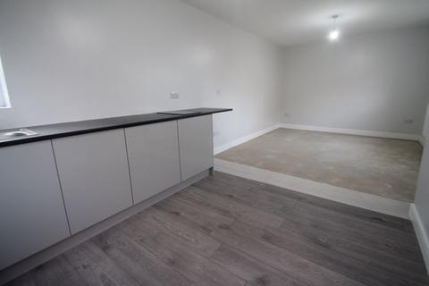 1 bedroom apartment to rent - Violet Avenue, Uxbridge, UB8