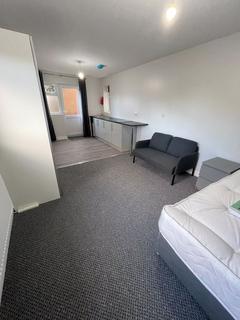1 bedroom apartment to rent, Violet Avenue, Uxbridge, UB8