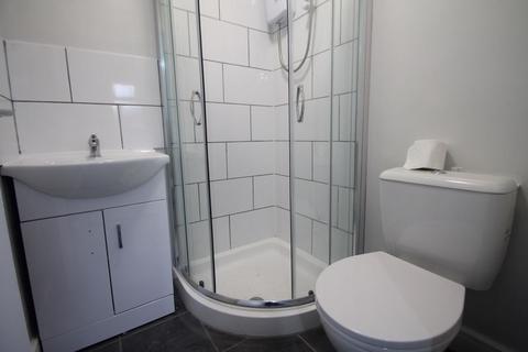 1 bedroom apartment to rent, Violet Avenue, Uxbridge, UB8