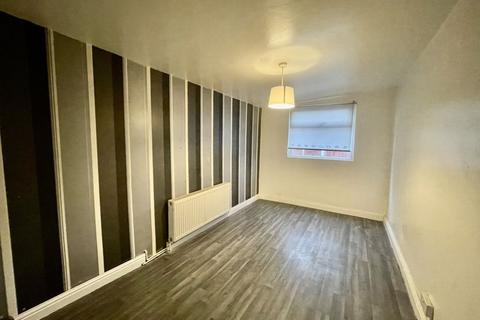 3 bedroom terraced house to rent, Robin Drive, Irlam, Manchester, Greater Manchester. *AVAILABLE NOW*