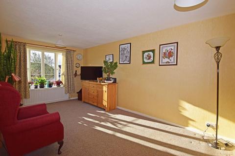 2 bedroom semi-detached bungalow for sale - 4 Sagebury Drive, Stoke Prior, Worcestershire, B60 4EW