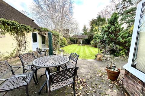 59 Burses Way, Hutton, Brentwood, CM13 2PS