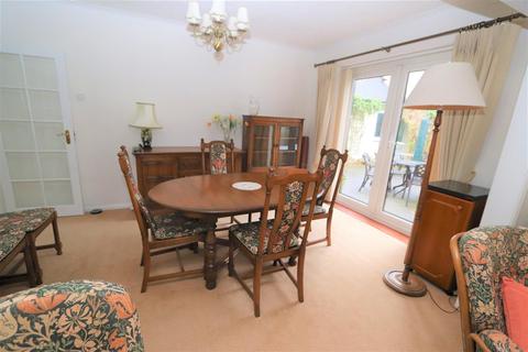 59 Burses Way, Hutton, Brentwood, CM13 2PS