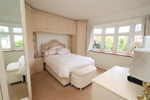 59 Burses Way, Hutton, Brentwood, CM13 2PS