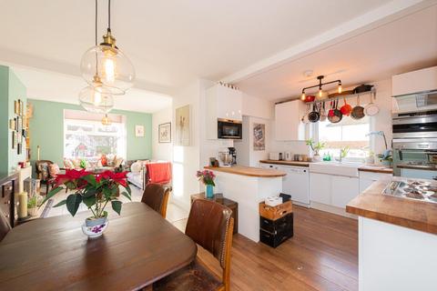 138 Warren Road, Banstead, SM7 1LB