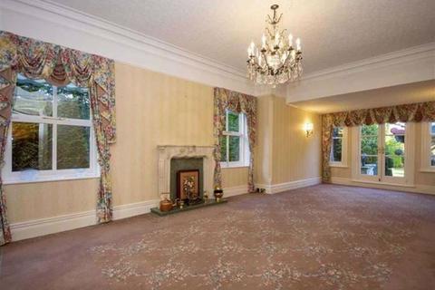 6 bedroom detached house for sale - Wrexham Road, Whitchurch