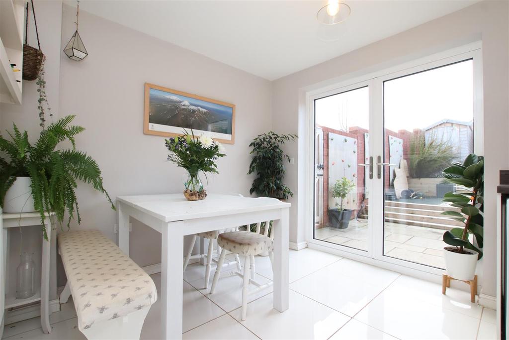 Dining Area.JPG