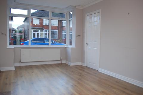 3 bedroom semi-detached house to rent, Alderdale Drive, Droylsden