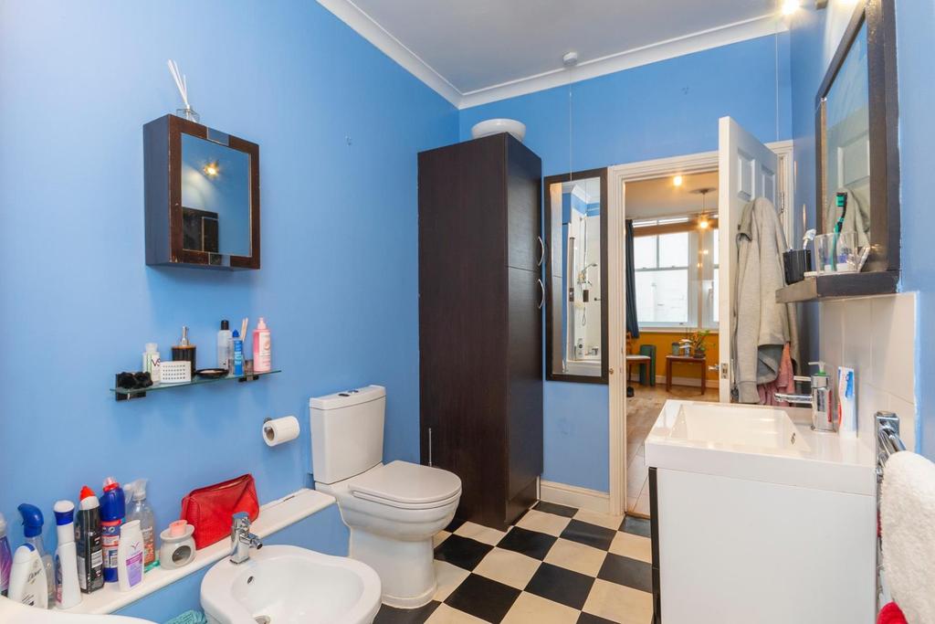 TEERTSHSRAM301 - Bathroom A.jpg