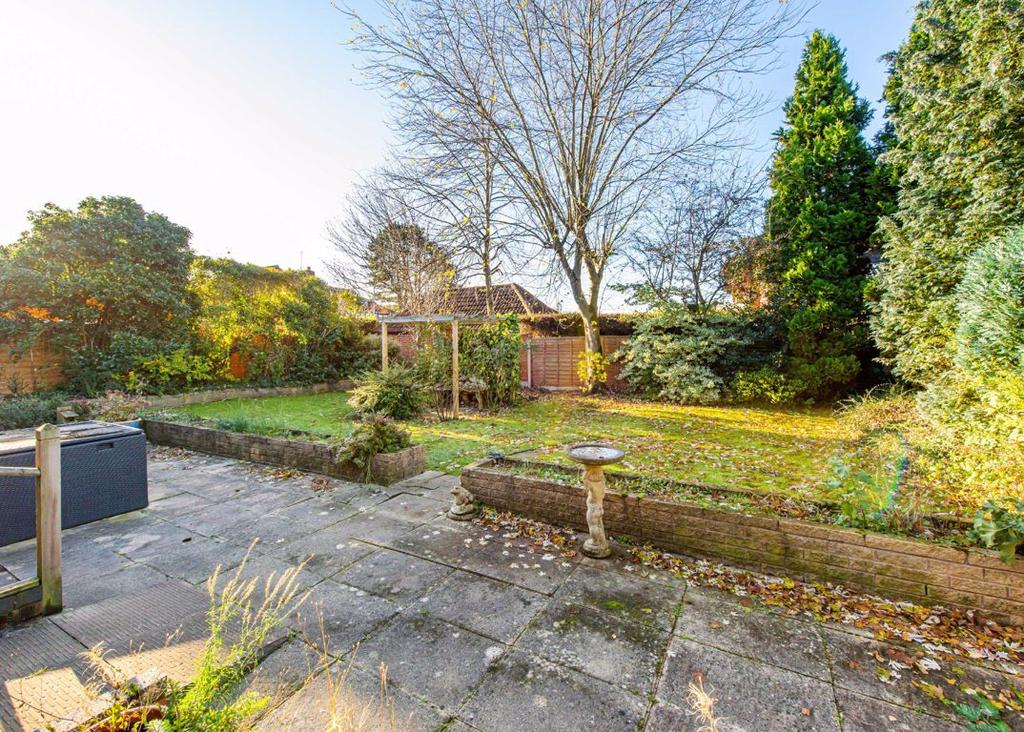 8, Chilgrove Gardens, Tettenhall, Wolverhampton, West Midlands, WV6 3