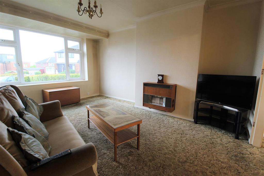 Oaklands Drive, Dalton, Huddersfield, HD5 8PR 3 bed semidetached house