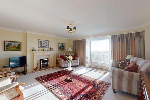 39 Carlton Leas, Folkestone, CT20 2DJ