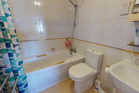 39 Carlton Leas, Folkestone, CT20 2DJ