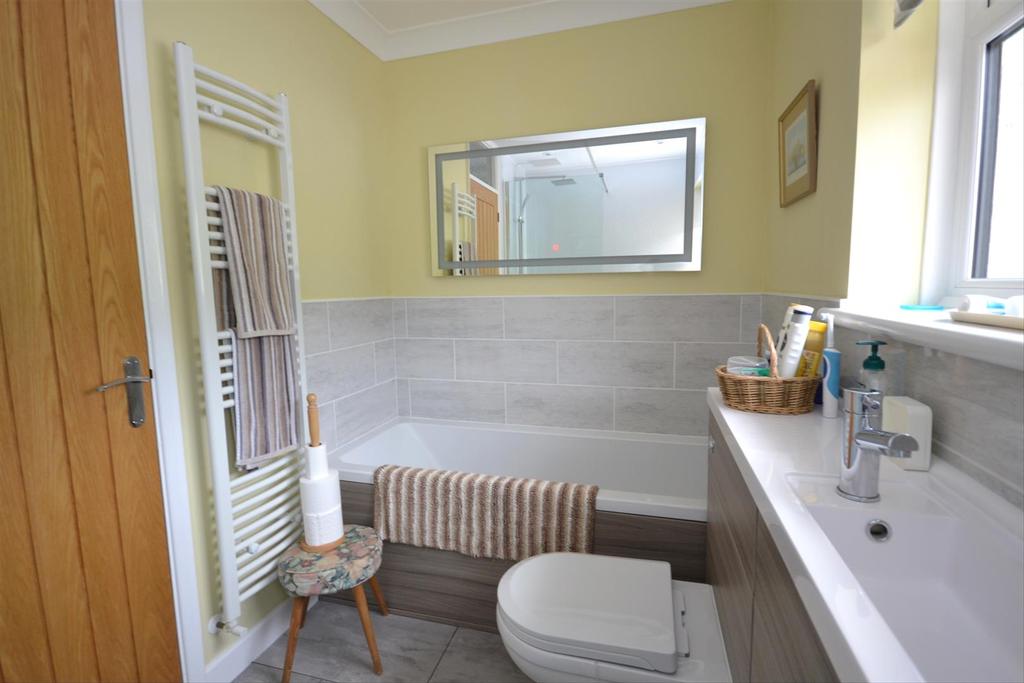 Bathroom 1 (24).jpg