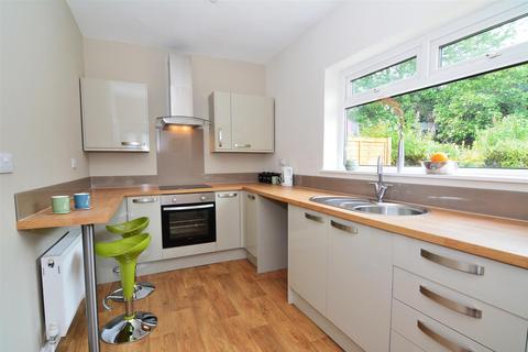 114 Broadway, Horsforth, Leeds, LS18 4HQ
