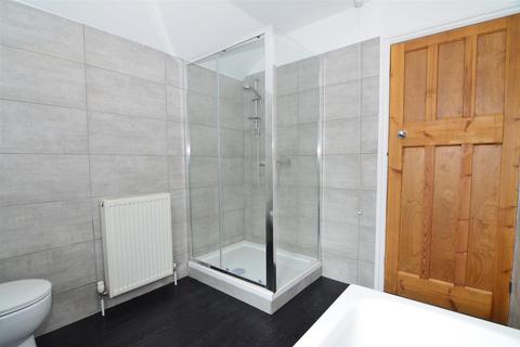 114 Broadway, Horsforth, Leeds, LS18 4HQ