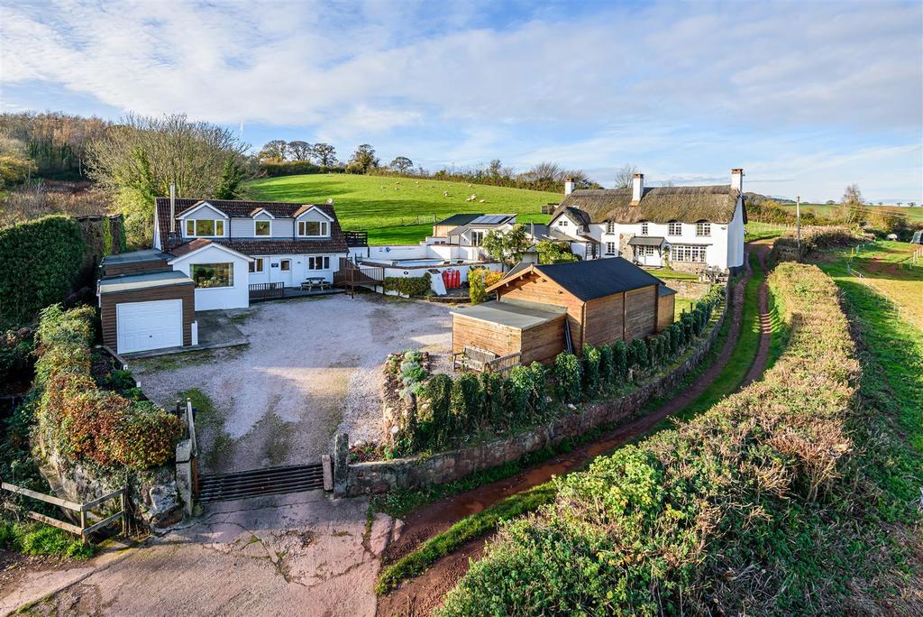 Road, Dawlish 7 bed detached house £1,150,000
