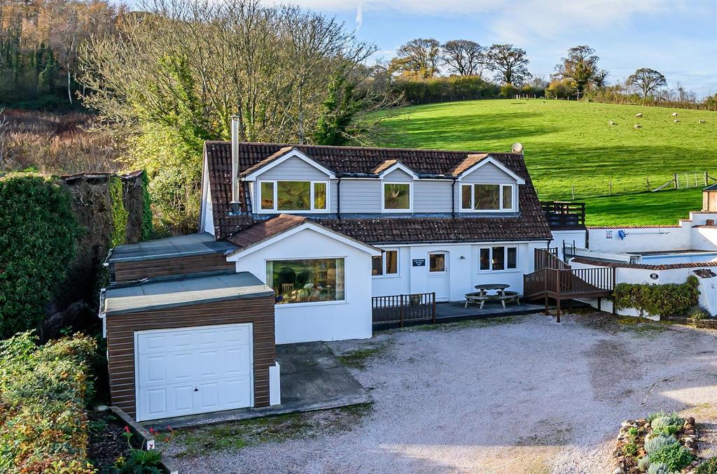 Road, Dawlish 7 bed detached house £1,150,000