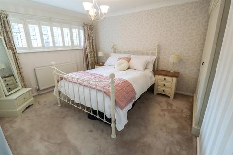 29 Finchmoor, Harlow, CM18 6UD
