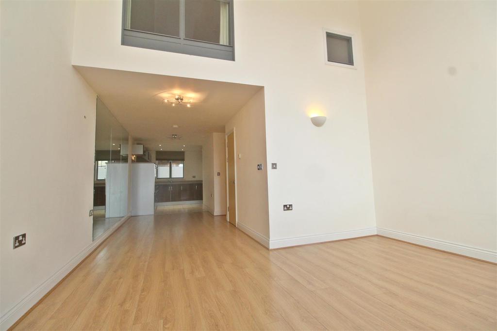 Earlestown Way, Wolverton, Milton Keynes 2 bed terraced house £1,150