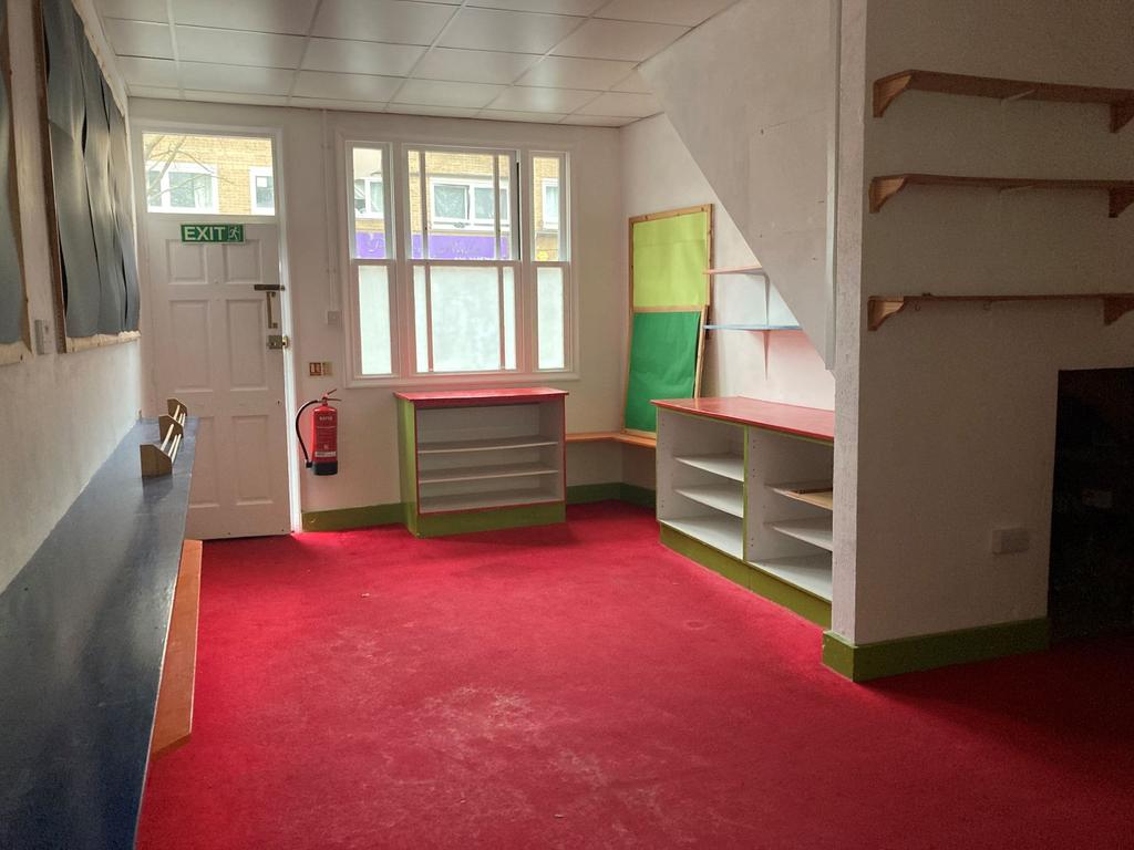 Moore Park Road, London, SW6 Retail property (high street) £1,167 pcm