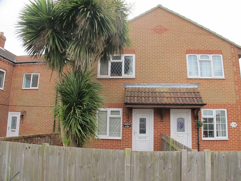 Seymour Road, LeeOnTheSolent... 3 bed semidetached house £1,300