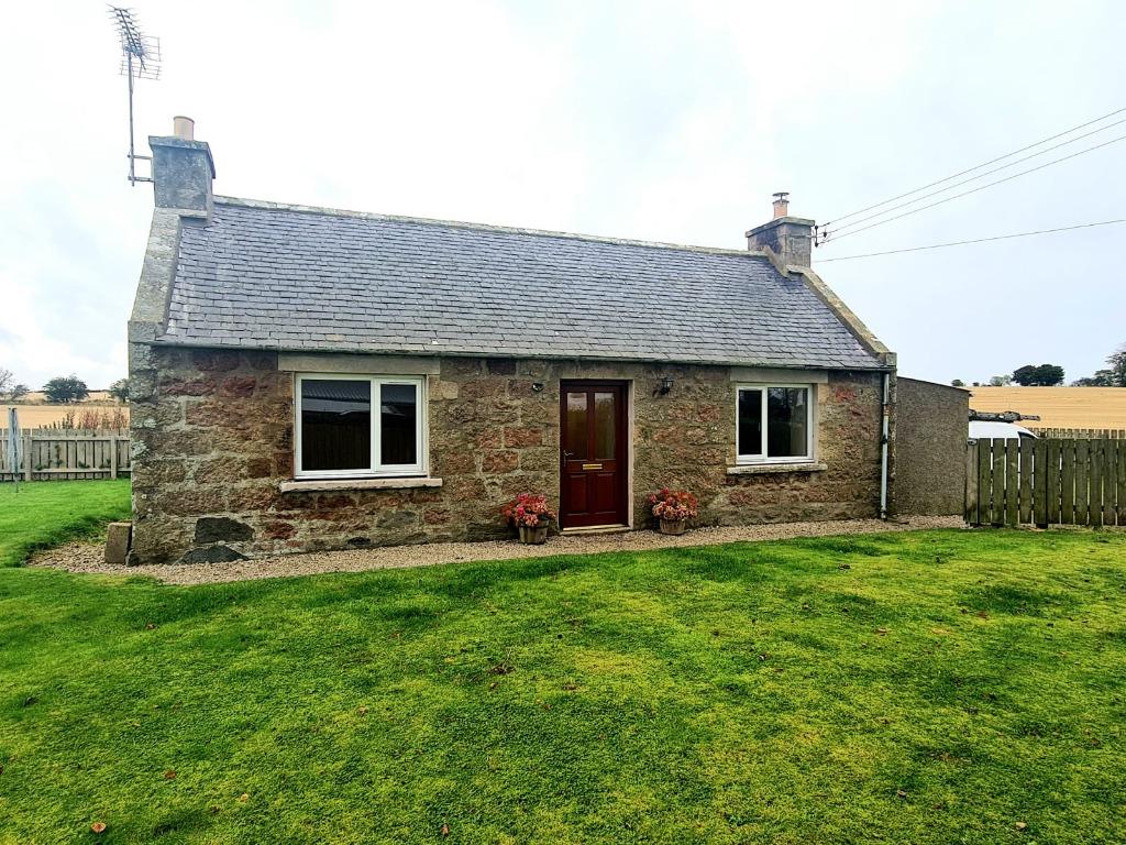 Cairnbrogie Cottage, Oldmeldrum, Aberdeenshire, AB51 2 bed detached