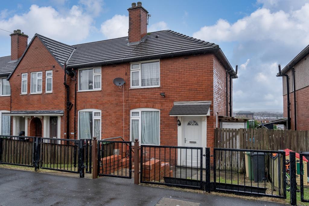 Briercliffe Road, Bolton, Lancashire... 2 bed end of terrace house £