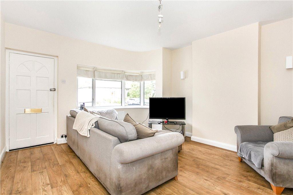 Gladstone Avenue, Twickenham, TW2 2 bed bungalow £550,000