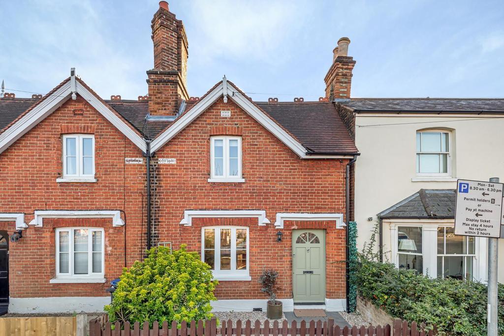 Princes Road, Kingston Upon Thames, KT2 2 bed terraced house £2,200