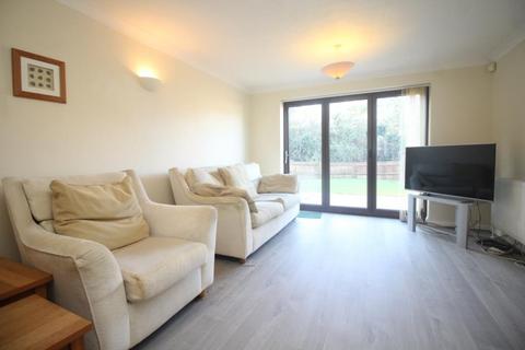 2 bedroom end of terrace house to rent, Coverack Place, Tattenhoe