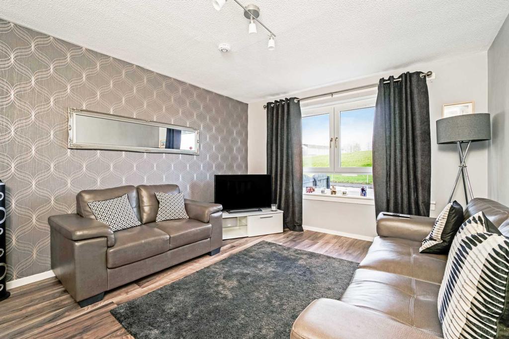 Meadside Avenue, Kilbarchan 2 bed end of terrace house £795 pcm (£183 pw)