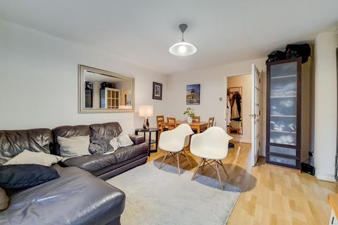 2 bedroom apartment to rent, Basevi Way, London, SE8