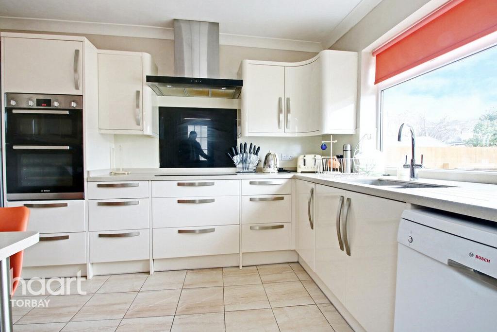 Kenwyn Road, Torquay 4 bed end of terrace house £270,000