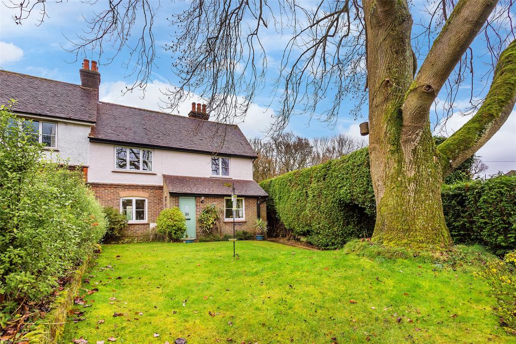 Abinger Lane, Abinger Common... 3 bed semidetached house £725,000
