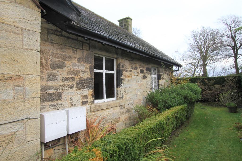 Carriden Brae, Bo'Ness, EH51 3 bed cottage £75,000