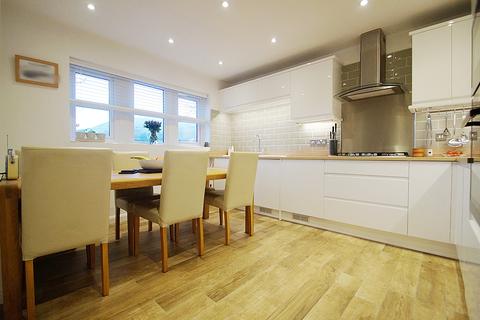 29 Butterworth Way, Greenfield, Oldham, OL3 7PS