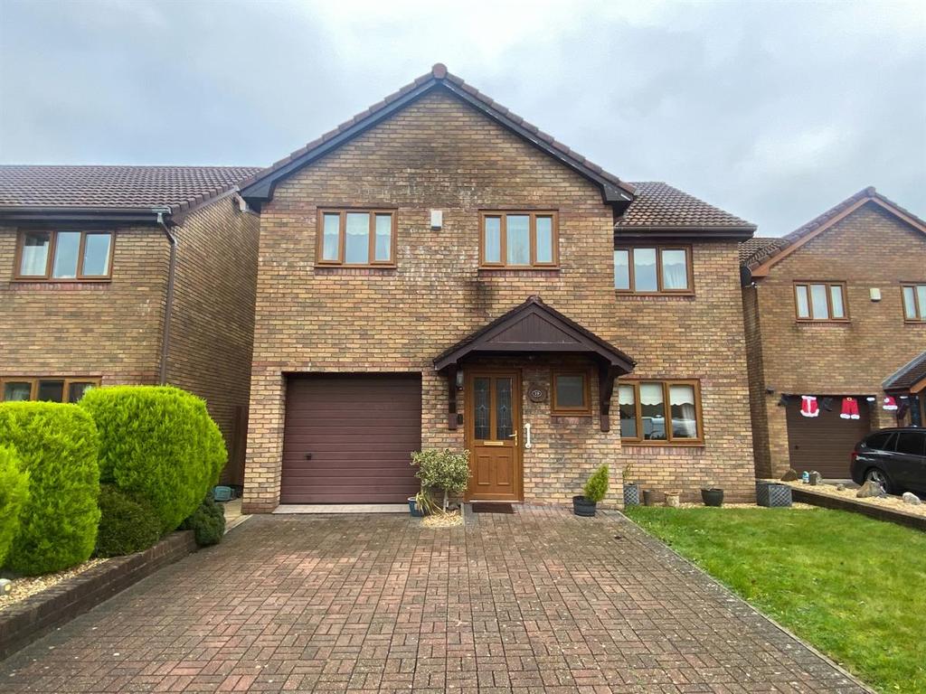 Oakwood Drive, Clydach, Swansea 4 bed detached house £1,200 pcm (£277 pw)