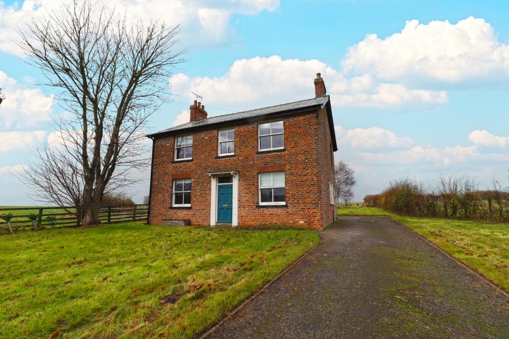 A Three Bedroom Detached House   To Rent