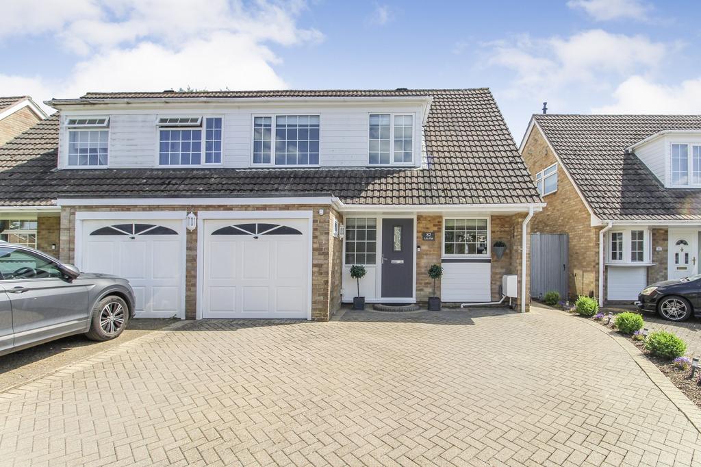 Hillmead, Crawley, West Sussex. RH11 8RR 3 bed semidetached house for sale £475,000