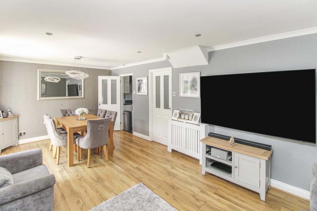 Hillmead, Crawley, West Sussex. RH11 8RR 3 bed semidetached house for sale £475,000