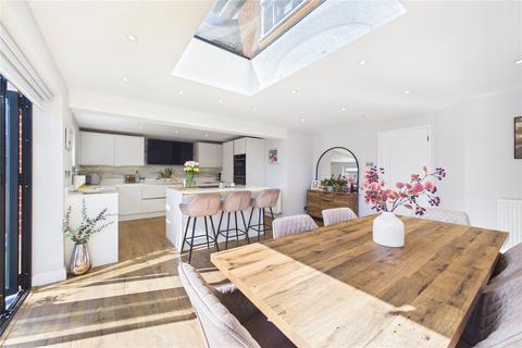 3 bedroom detached house for sale, The Knoll, Tilehurst, Reading, RG31